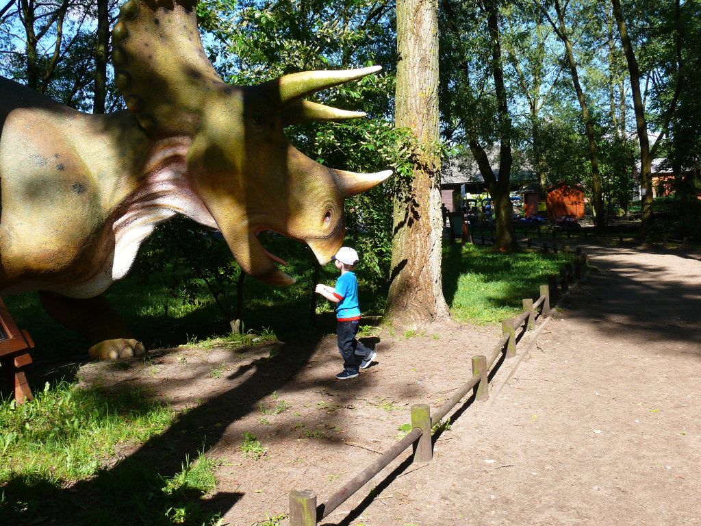 Park dinozaurów w Rogowie